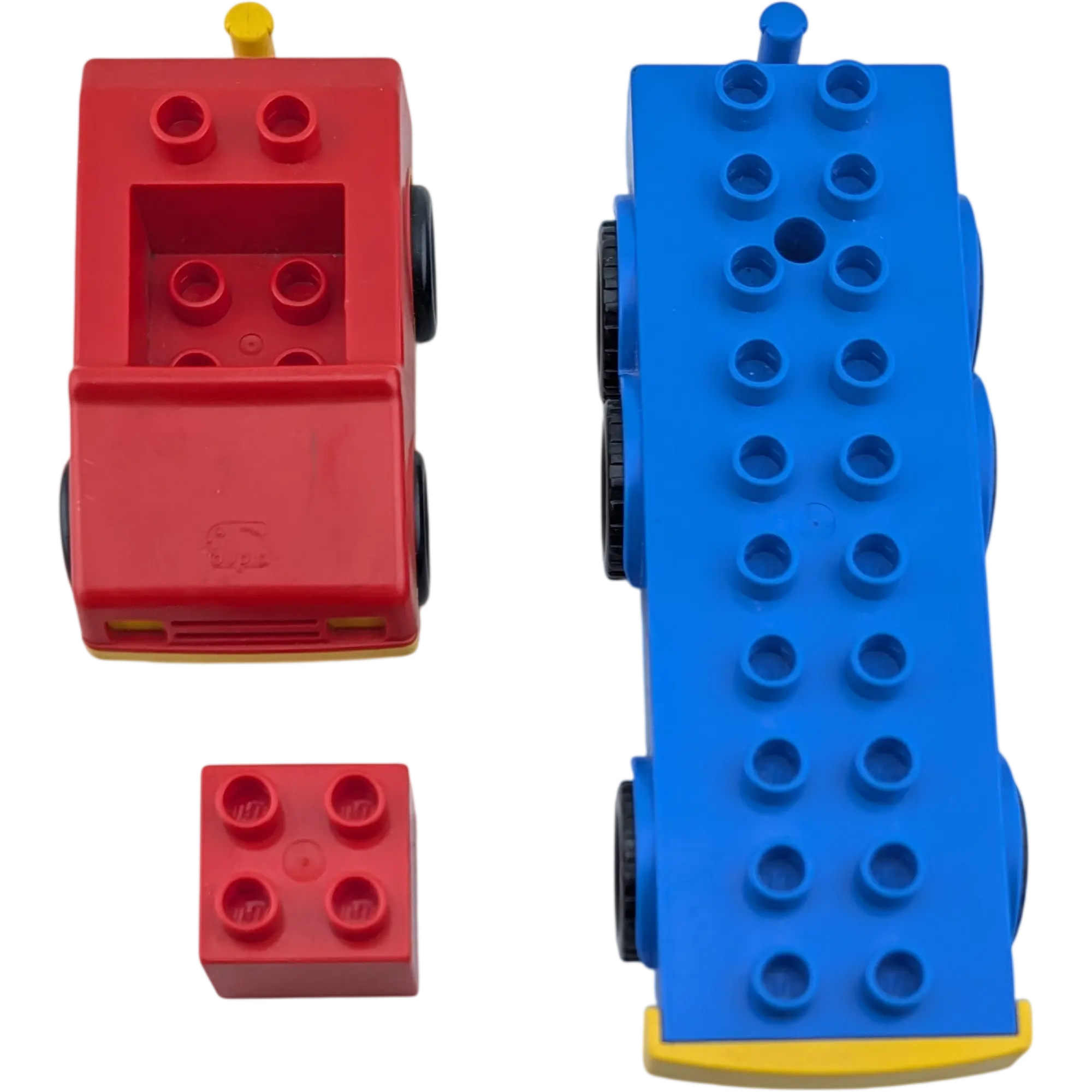 Lego Duplo Autotransporter Anhänger Blau gelb mit rotem Auto, Ansicht 3