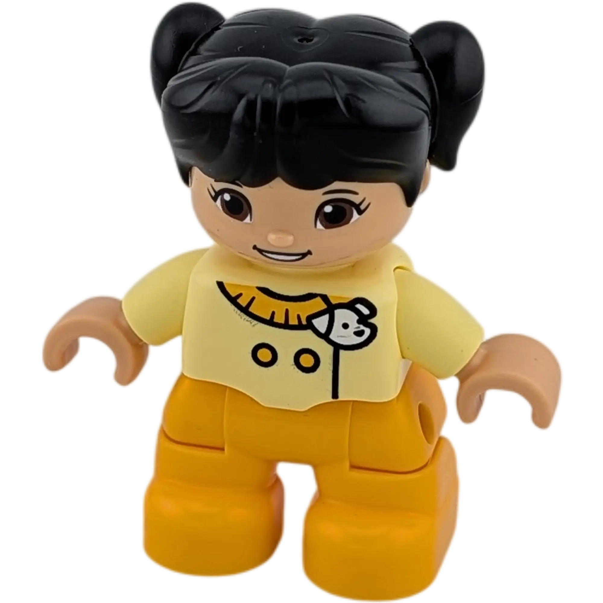 Lego Duplo 130H3 Mädchen Jacke gelb mit Hund und gelborangener Hose, schwarze Zöpfe