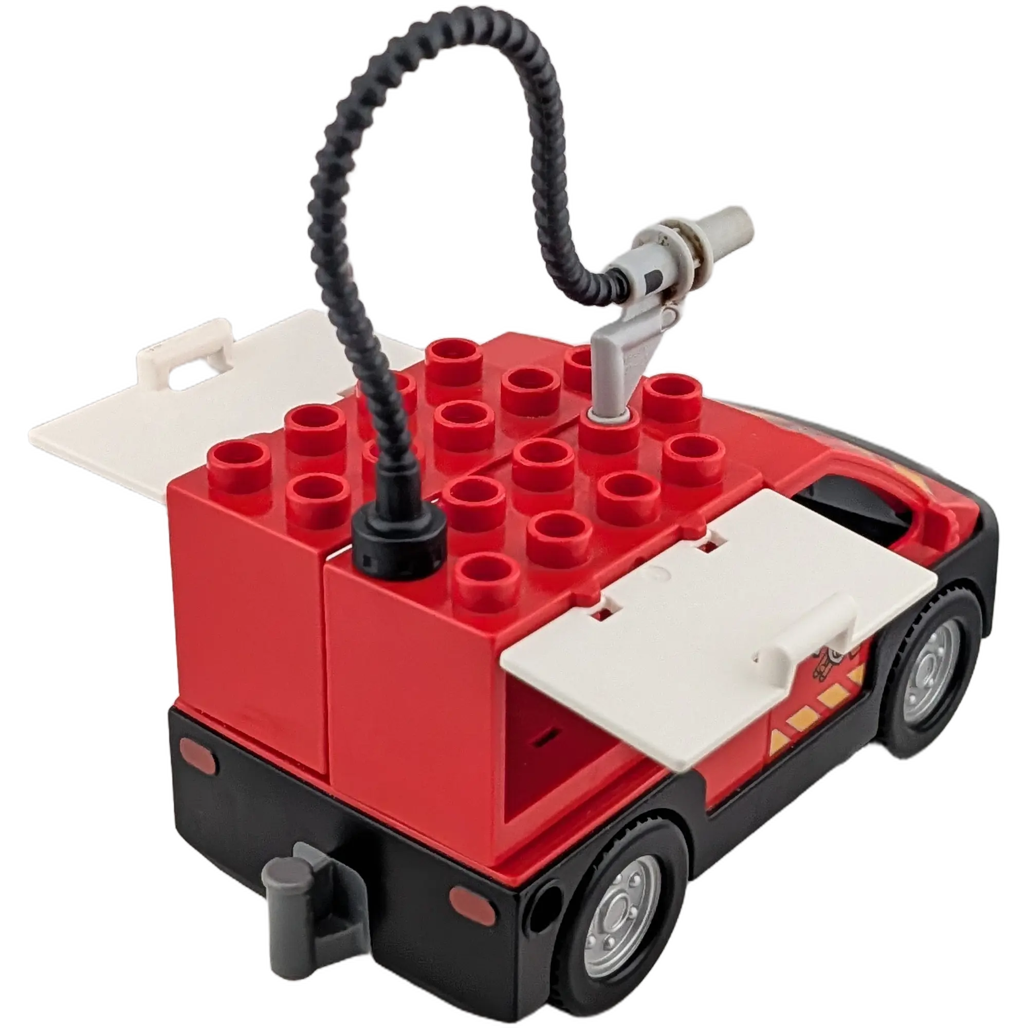 Lego Duplo Feuerwehrauto Jeep Rot mit zwei Schränken auf der Ladefläche und Feuerwehrschlauch, Ansicht 3