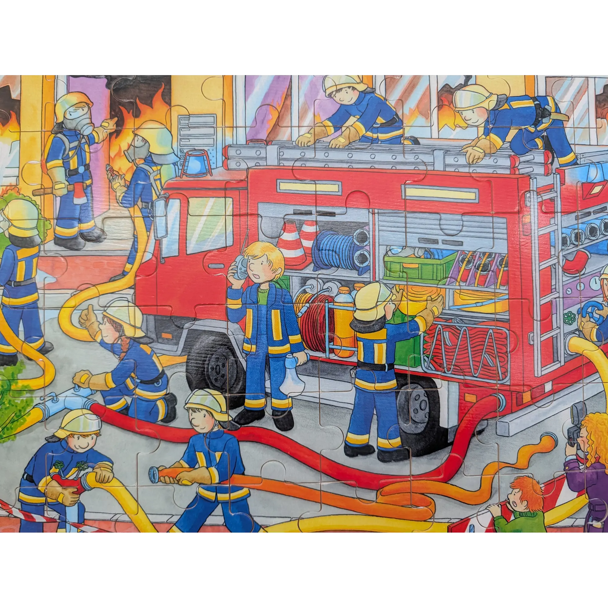 Goki Holzpuzzle Feuerwehr im Einsatz 48 Teile Rahmenpuzzle aus Holz
