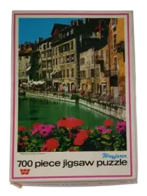 Whitman Vanguard 700 Teile The peaceful canal in France